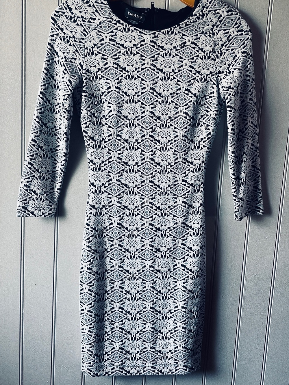 bebe Black & White Geometric Long-Sleeve Sheath Dress Tribal Diamond Pattern XXS